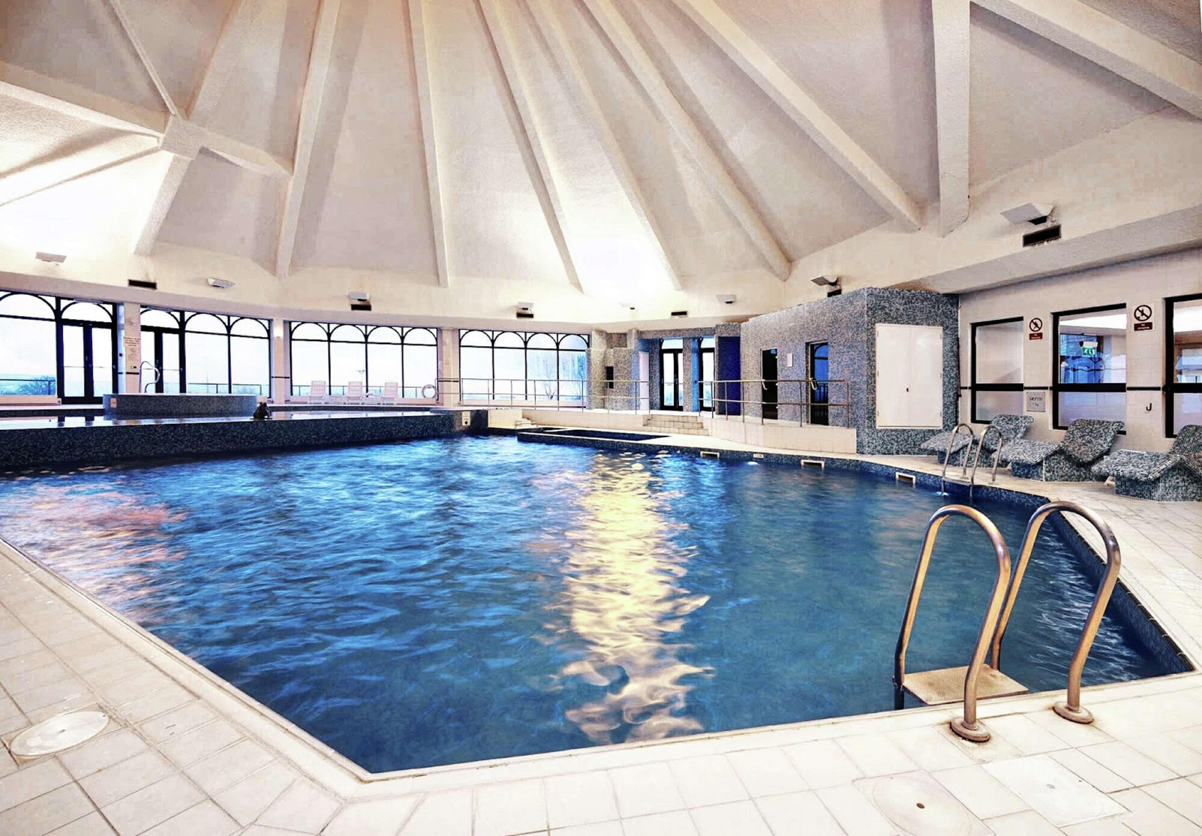 Glasgow Westerwood Hotel, Spa & Golf Resort Cumbernauld Exterior photo